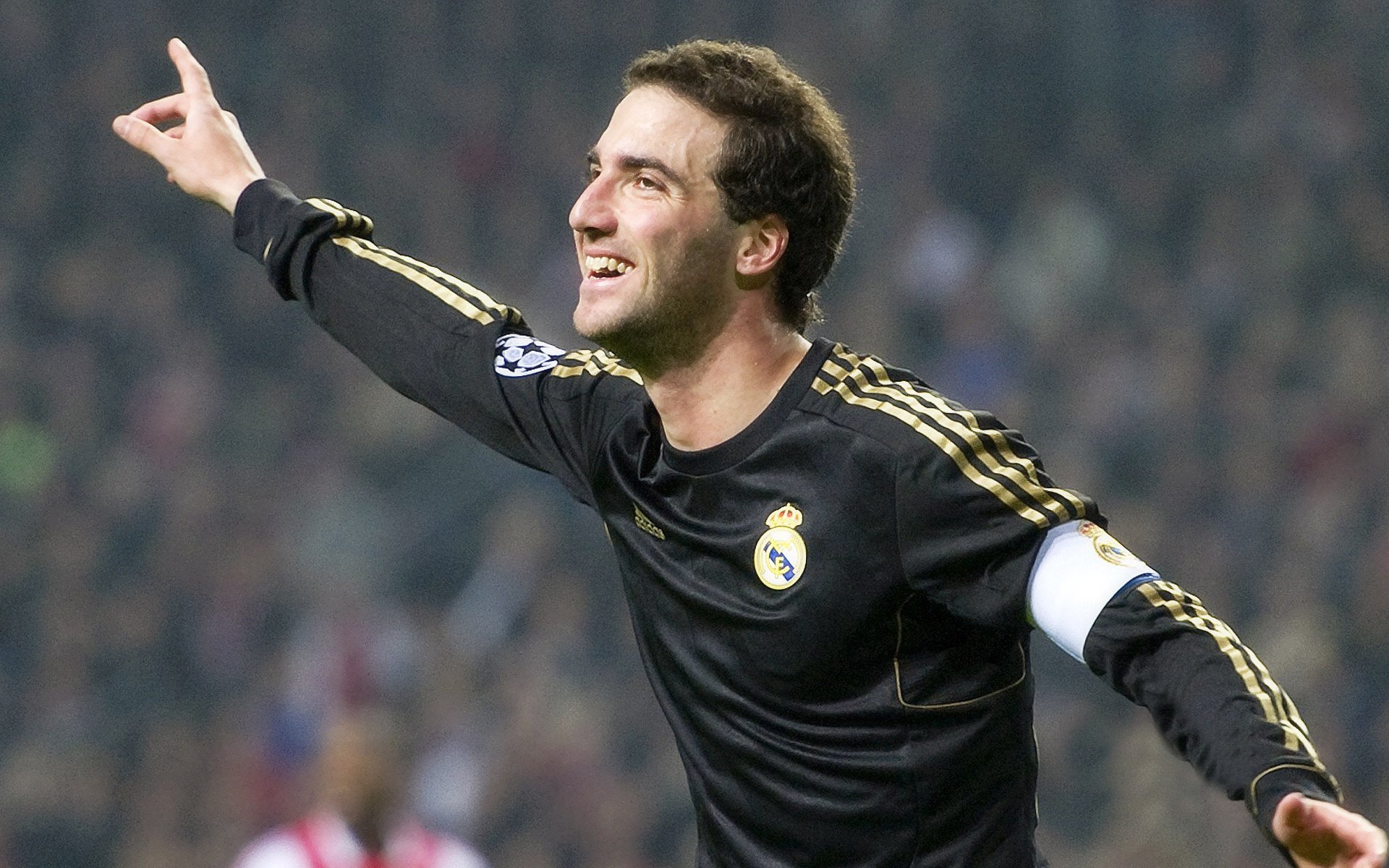 熊猫直播官网-毕尔巴鄂一波带走墨西哥，莫德里奇刷新纪录，足球之夜的传奇与传承