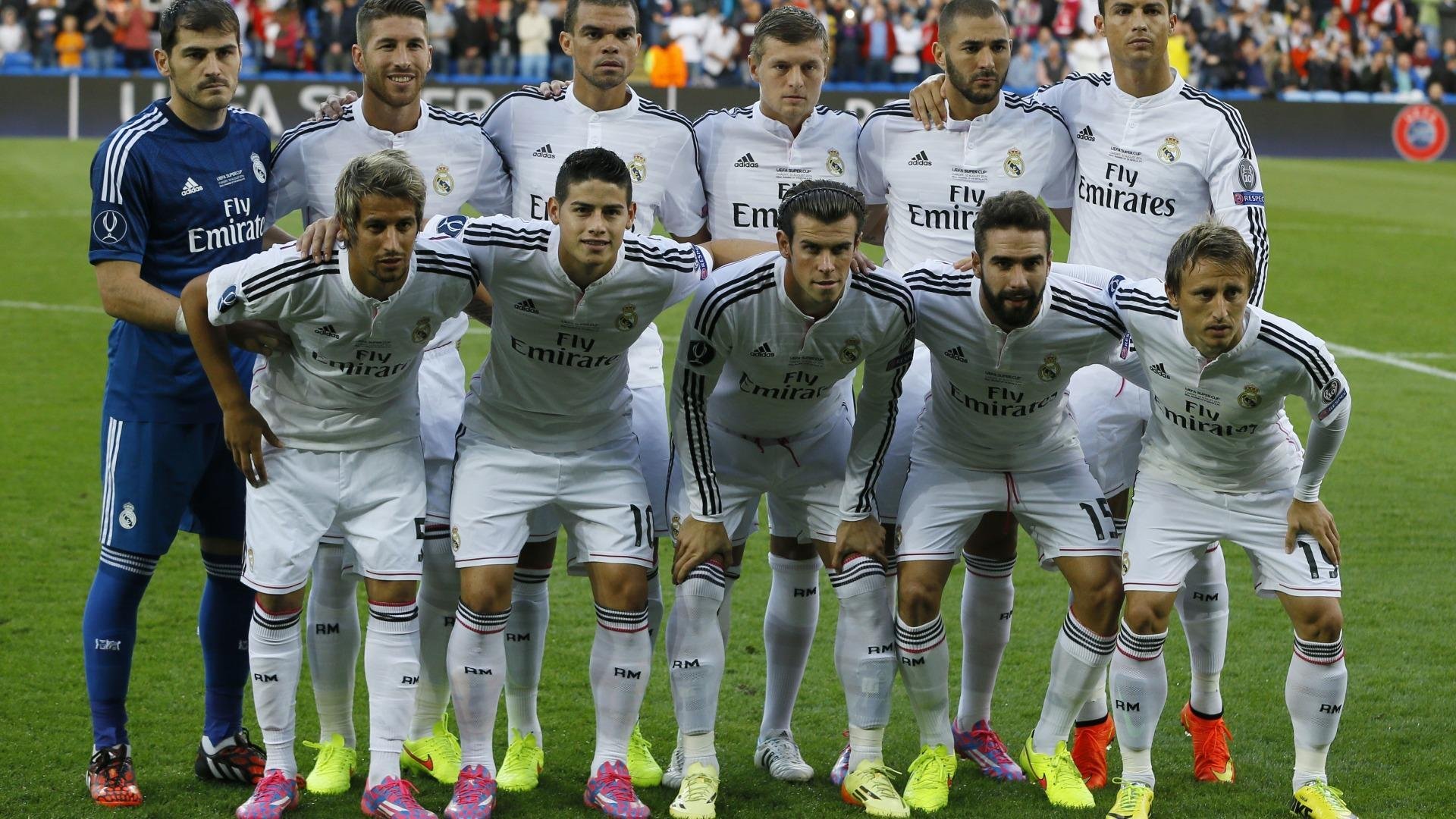 利拉德加冕关键先生,雄鹿国王淘汰赛力克深圳队挺进四强